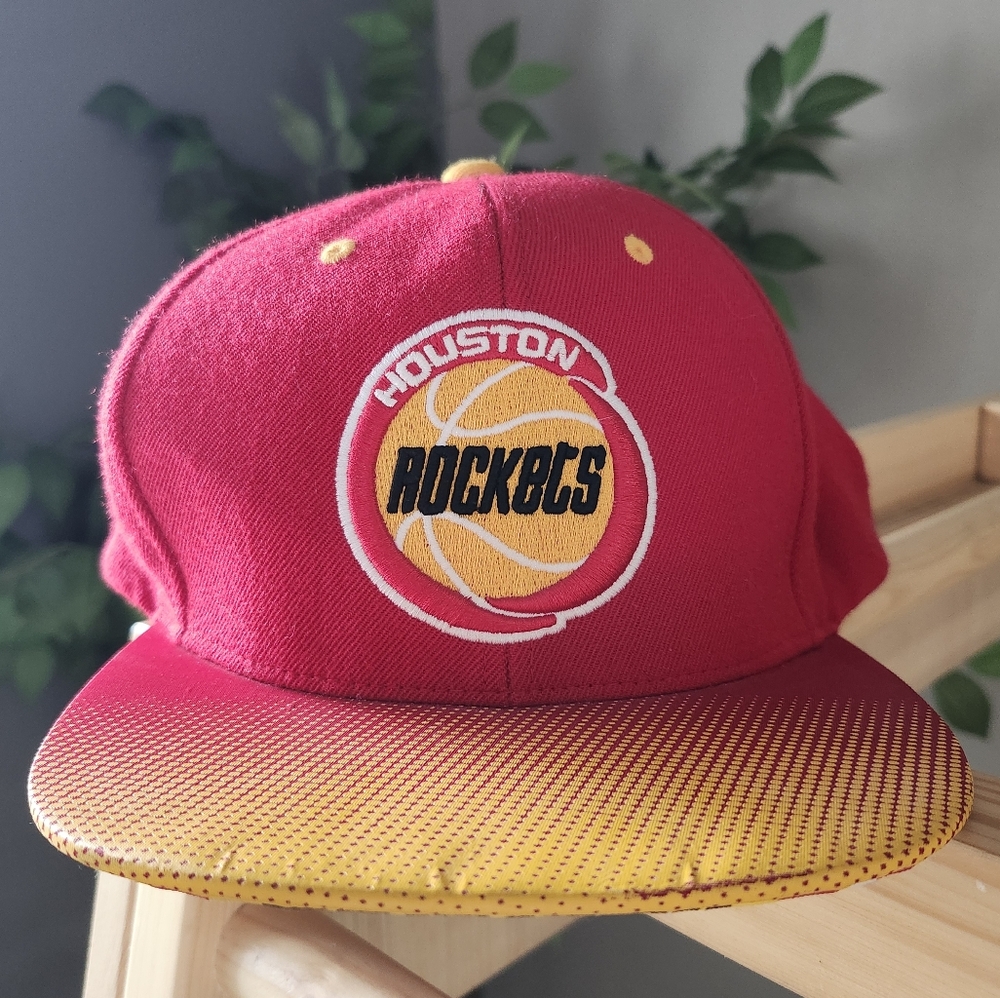 Vintage Mitchell & Ness NBA  Houston Rockets Snapback Red and Yellow hat